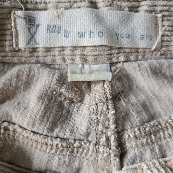 Vintage Beige Corduroy Shorts - Picture 4 of 4